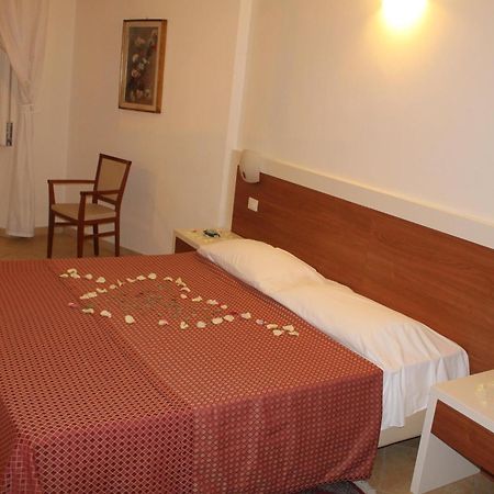 B&B Soggiorno Ponte Rosso Firenze Eksteriør billede