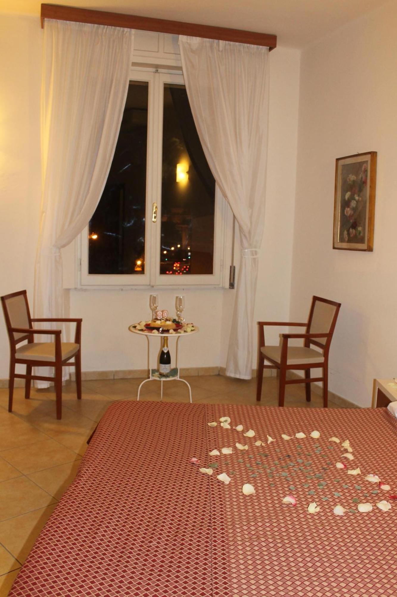 B&B Soggiorno Ponte Rosso Firenze Eksteriør billede
